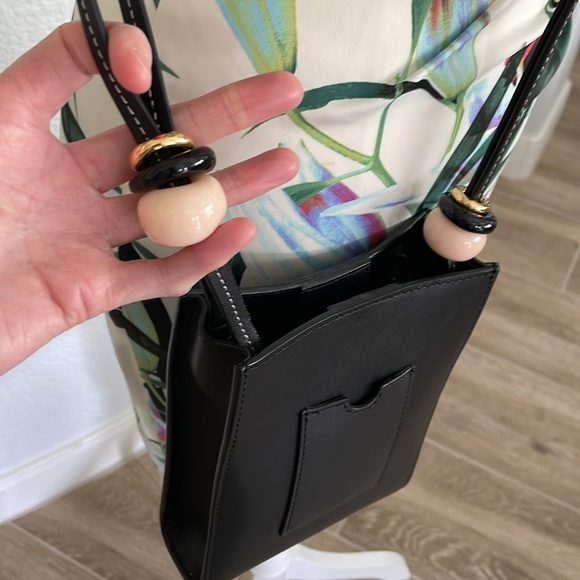 Lizzie Fortunato small crossbody leather bag - Picture 12 of 16